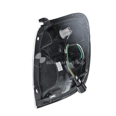 Nissan Navara D22 Front Park / Indicator Lamp RH (02/97-10/01)
