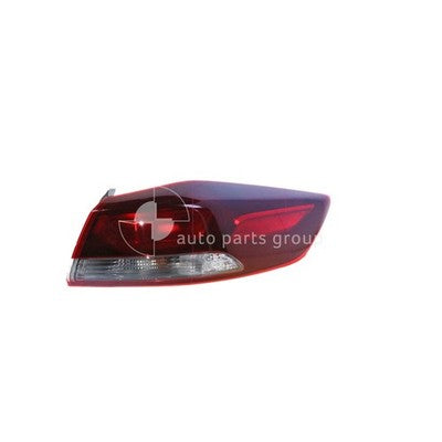 Genuine Hyundai Elantra AD Tail Lamp RH (12/15-10/18)