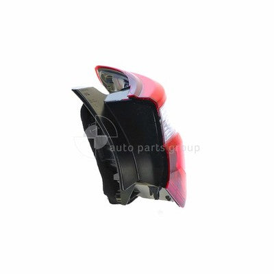Genuine Toyota Yaris NCP130/NCP131 Tail Lamp RH (on QTR) 17-20 (01/17-05/20)