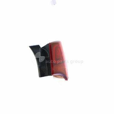 Genuine Hyundai Santa Fe DM Tail Lamp RH (11/15-On)