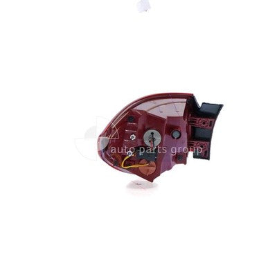 Genuine Hyundai Santa Fe DM Tail Lamp RH (11/15-On)