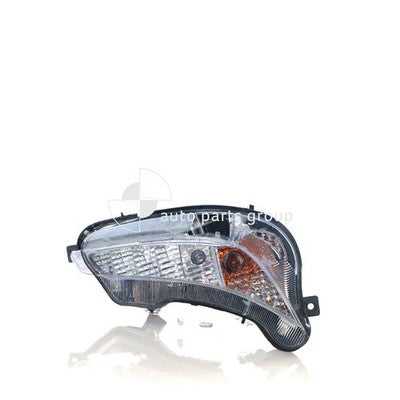 Genuine Toyota Camry Front Bar Park / Indicator Lamp RH (04/15-10/17)