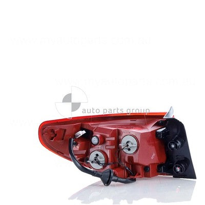 Genuine Kia Stonic YB Tail Lamp RH (10/20-On)