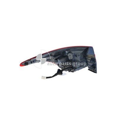Genuine Hyundai i30 GD/GD II Tail Lamp RH (02/13-12/15)