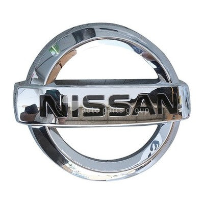 Genuine Nissan Dualis J10 Grille Emblem (01/10-05/14)