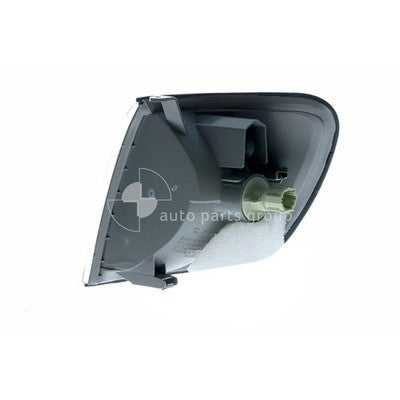 Genuine Subaru Forester SF Front Park / Indicator Lamp RH (01/00-06/02)