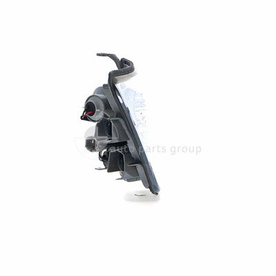 Genuine Nissan Patrol GU Front Park / Indicator Lamp RH (10/01-10/04)