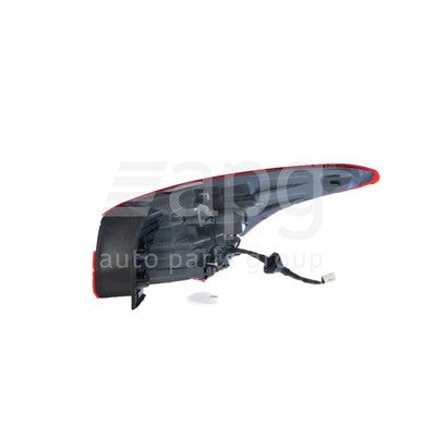 Genuine Hyundai i30 GD/GD II Tail Lamp LH (02/13-12/15)