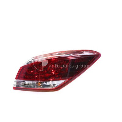 Genuine Nissan Murano Z51 Tail Lamp RH Red/Clear (09/11-12/14)