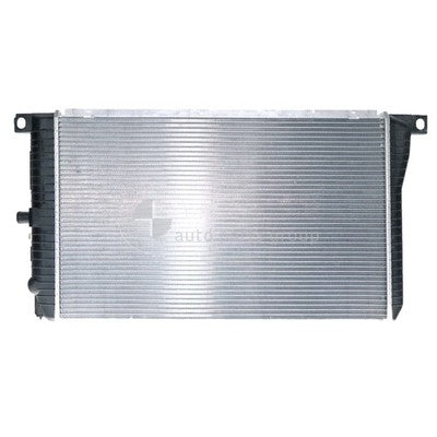 Ford Fairlane NC/DC/XG Radiator Plastic Aluminium 700 x 418 x 32 mm 38 / 45 mm