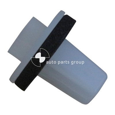 Genuine Nissan Dualis J10 Clip (01/10-05/14)