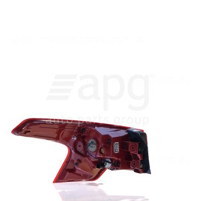 Genuine Hyundai Santa Fe TM Tail Lamp RH (04/18-05/24)