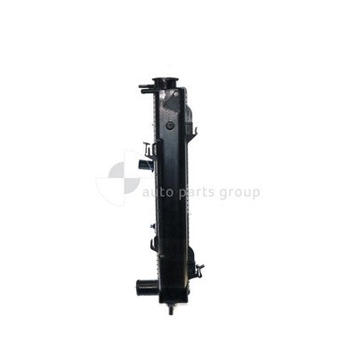 Holden Berlina VZ Radiator Plastic Aluminium 675 x 428 x 34 mm 35 / 34 mm