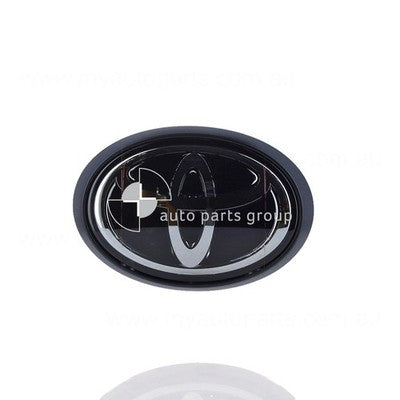 Genuine Toyota Hilux GUN125R/GUN126R/GUN135R Grille Emblem (05/20-On)