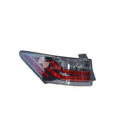 Genuine Lexus CT200H ZWA10R Tail Lamp LH (12/10-12/13)