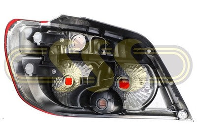 Mitsubishi Outlander Tail Lamp Right Hand Red (06/04-09/06)