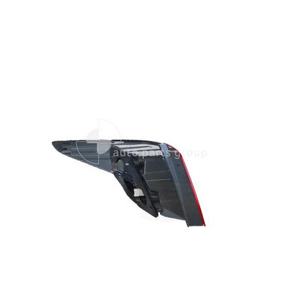 Genuine Hyundai Accent RB Tail Lamp RH (10/13-04/19)