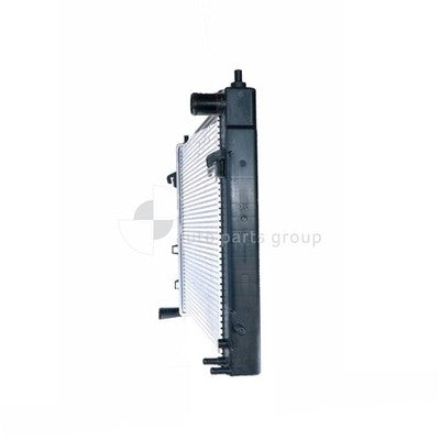 Holden Commodore VU/VX Radiator Plastic Aluminium 675 x 428 x 32 mm 35 / 35 mm