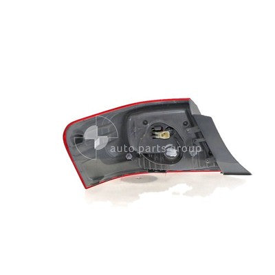 Genuine Toyota Aurion GSV40R Tail Lamp RH Red (10/06-04/12)