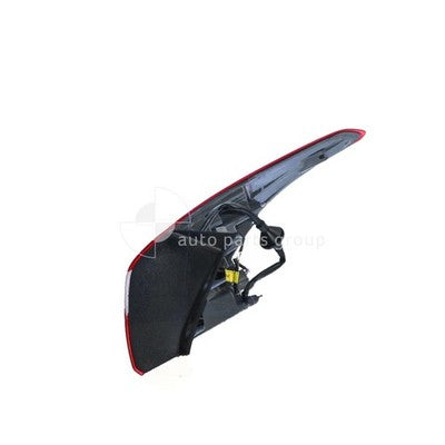 Genuine Hyundai i30 GD/GD II Tail Lamp LH (05/12-03/17)