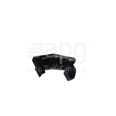 Genuine Hyundai i30 GD/GD II Front Bar Bracket RH (12/14-03/17)