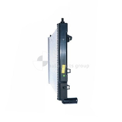 Holden Commodore VU/VX Radiator Plastic Aluminium 675 x 428 x 32 mm 35 / 35 mm