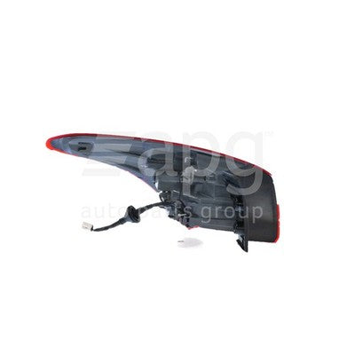 Genuine Hyundai i30 GD/GD II Tail Lamp RH (02/13-12/15)