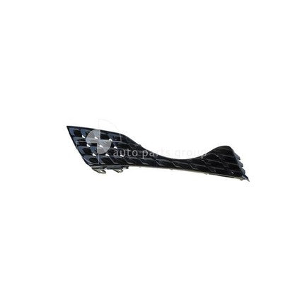 Genuine Nissan Juke F15 II Grille RH (03/15-04/20)