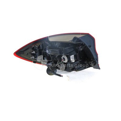 Genuine Hyundai i30 PD Tail Lamp RH LED (03/17-08/24)