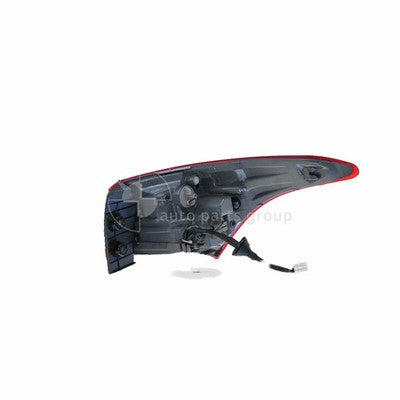 Genuine Hyundai i30 GD/GD II Tail Lamp LH (02/13-12/15)