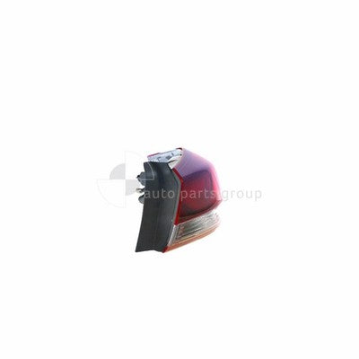 Genuine Hyundai Elantra AD Tail Lamp RH (12/15-10/18)