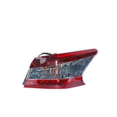Genuine Nissan Pulsar B17 Tail Lamp RH LED (11/12-12/17)