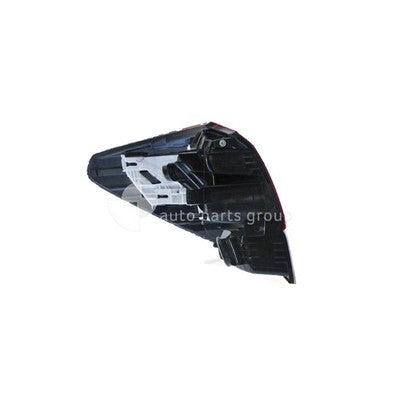 Subaru Outback B5A Tail Lamp RH (09/09-12/14)