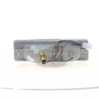 Nissan 720 720/MQ Front Bar Park / Indicator Lamp RH (01/80-07/87)