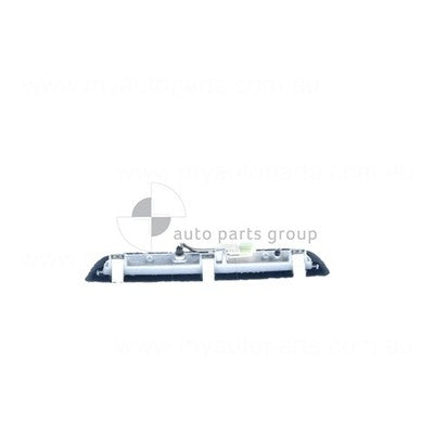 Genuine Isuzu Ute MU-X Series 2 Tail Gate Lamp (02/17-04/20)