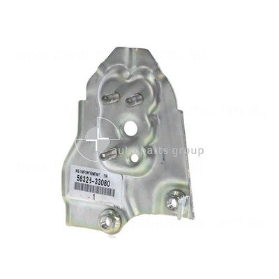 Genuine Toyota Aurion GSV50R/ACV40R/AVV50R Rear Bar Bracket RH (07/06-10/17)