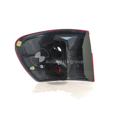 Genuine Toyota Avensis Verso ACM21R Tail Lamp RH (10/03-12/09)