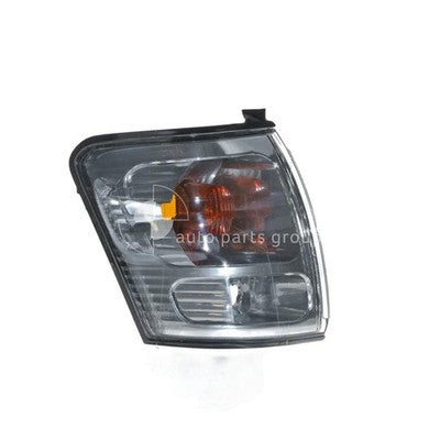 Genuine Toyota Hilux Front Park / Indicator Lamp RH (09/01-02/05)