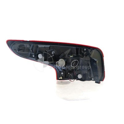 Genuine Nissan Qashqai J11 Tail Lamp RH Red/Clear (06/14-03/18)