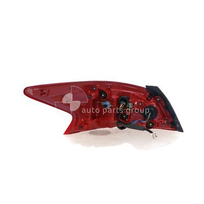 Genuine Nissan Altima L33 Tail Lamp RH Red/Clear (09/13-04/17)