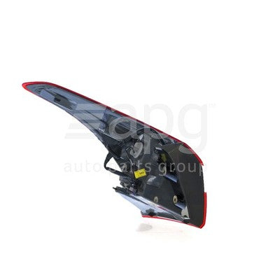 Genuine Hyundai i30 GD/GD II Tail Lamp RH (05/12-03/17)