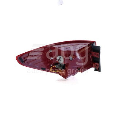 Genuine Hyundai Santa Fe DM Tail Lamp RH (11/15-On)