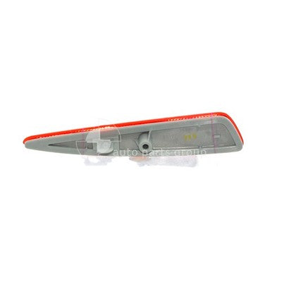 Genuine Toyota Corolla ZRE182R Rear Bar Reflector RH (08/12-03/15)