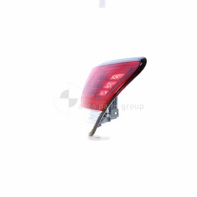 Genuine Nissan Pathfinder R52 Tail Lamp RH Red/Clear (10/13-03/17)