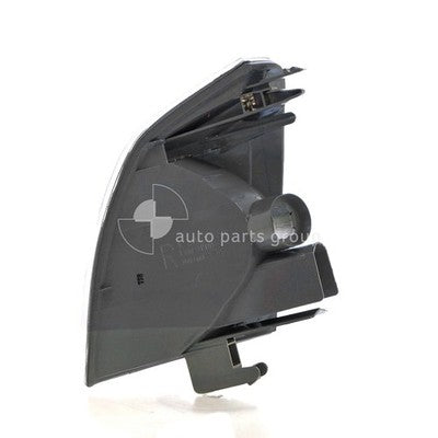 Genuine Nissan X-trail T30 Front Park / Indicator Lamp RH (09/01-09/07)
