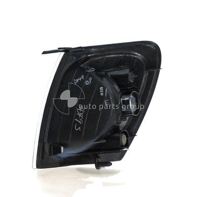 Genuine Toyota Townace Front Park / Indicator Lamp RH (01/97-12/01)