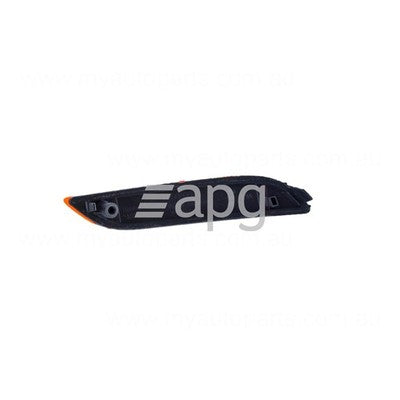 Genuine Toyota Camry ASV70R/AXVA70R/AXVH70R Rear Bar Lamp LH (09/17-04/25)