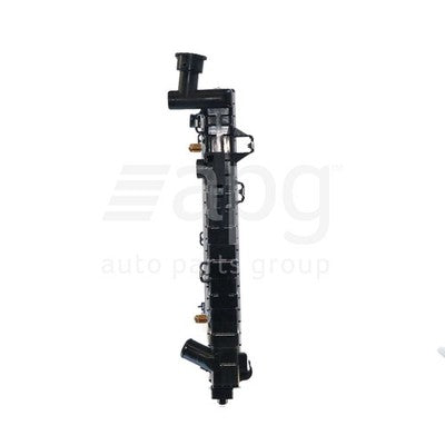 Jeep Grand cherokee WG Radiator Plastic Aluminium 588 x 524 x 28 mm 38 / 38 mm
