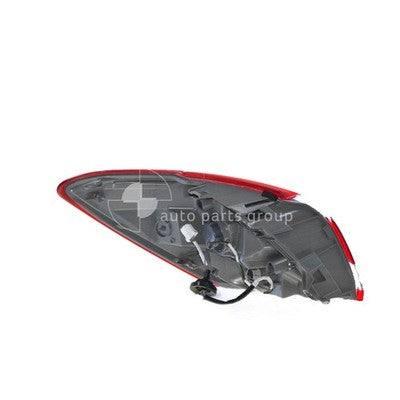 Genuine Nissan Murano Z51 Tail Lamp RH Red/Clear (09/11-12/14)