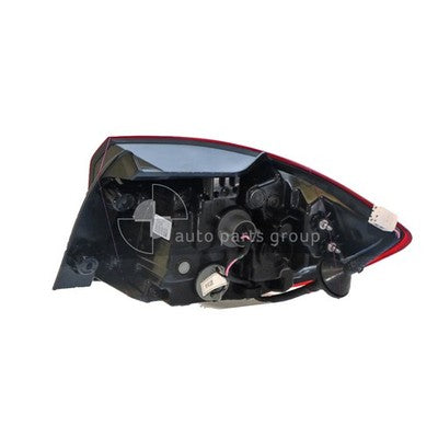 Genuine Hyundai i30 PD Tail Lamp LH (03/17-08/21)